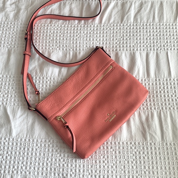 NWOT Kate Spade Coral Crossbody - Picture 2 of 5